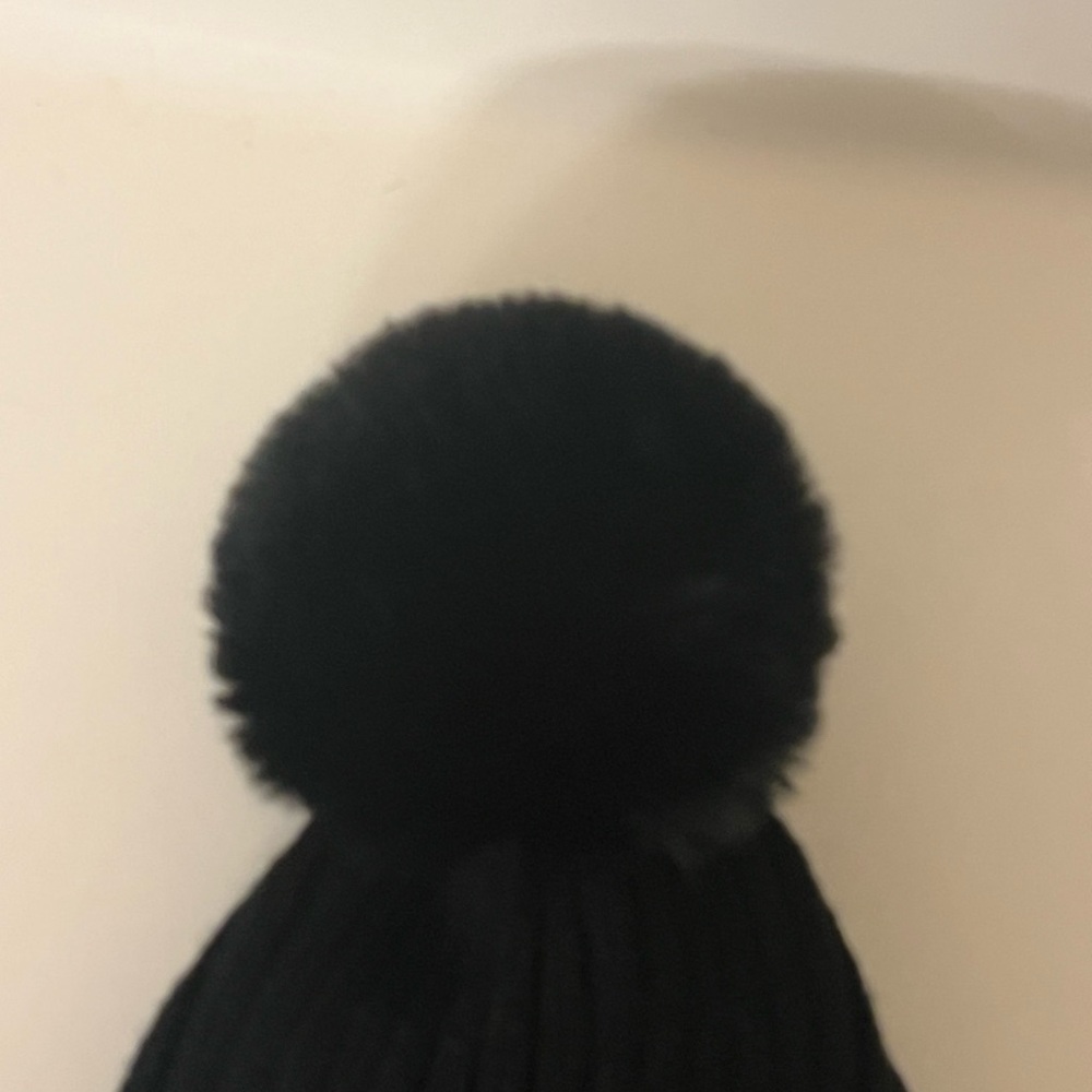 Black Pom-Pom Knit Beanie - Picture 3 of 6
